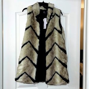 Love Token Faux Fur Vest (Small) Never Worn!